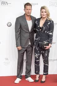 Jun 10, 2021 · til schweiger genießt den sommer in vollen zügen am badesee. Promi Grossfamilien Stars Mit Vielen Kindern Filmpreise Vier Kinder Star Wars