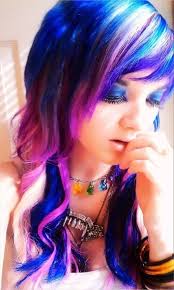 An emo chick with green hairband sports a signature emo look. 44 Amazing Emo Hairstyles That Will Blow Your Mind