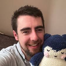 Si quieren ver una buena serie de venganza ,trama atrapante desde el minuto  1,acción,romance y actorazos todos,con la increible actuación de Park  Hyun-Sik .Esta es tu serie🔥🇰🇷👌😉BuriedHearts