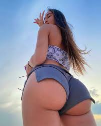 Astrid Nelsia - frenchfatale.com