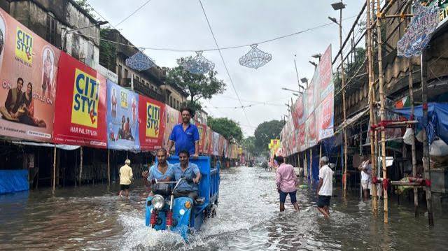 Kolkata Rain, IMD Weather Forecast Today LIVE News Updates: 10 dead in rain fury, Kolkata limping back to normalcy as several areas remain waterlogged