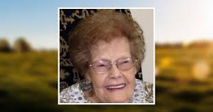 Vivian Whiteside's Instagram, Twitter & Facebook