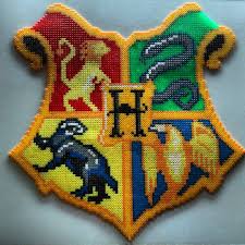 Hogwarts Crest Harry Potter Hama Beads By Eltallerdekurisu Harry Potter Perler Beads Hama Beads Design Hama Beads Patterns