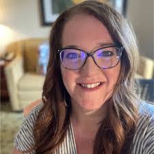 Lea Yates's Instagram, Twitter & Facebook