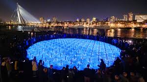 Daan roosegaarde (born 1979) is a dutch artist and founder of studio roosegaarde, which develops projects that merge technology and art in urban environments. Daan Roosegaarde Stirworld