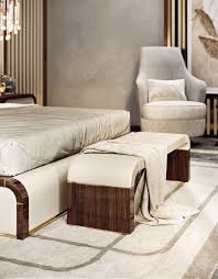 Gli sgabelli forgiati per la camera da letto sono mobili ausiliari che, oltre ad essere decorativi, sono molto pratici quando si rimuovono o si mettono le scarpe. Panca Per Camera Da Letto Con Seduta In Pelle Idfdesign