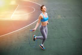 En effet, plus efficace que la course à pieds c'est donc avec un grand intérêt que ces exercices sont à combiner à un programme minceur. Top 10 Des Exercices De Corde A Sauter Pour Maigrir Viehealthy