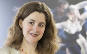 Der Zeitplan ist eng getaktet: Zehn-Minuten-Intervalle. Am Ende: Das  Portrait einer Maschinerie: Oper von hinten