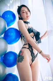 JVID_飄飄哥- 色色の裸體生日趴－飄飄🎂慶生被脫光光塗抹奶油[246P+1V／749MB] - 呦糖社-呦糖社