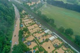 Toute l'actualité en direct, soyez informé de toute l'info en continu, sur les conditions et prévisions météorologiques, en images et en vidéos. Fortes Inondations En Belgique Et En Allemagne Un Corps Retrouve Dans La Meuse