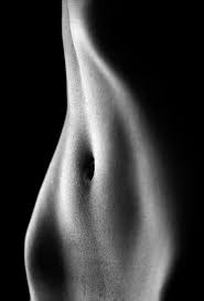 Artistic Black And White Boudoir Portraits Pin By Edber Elizondo On Curves Photography Body Photography Black White Photography White Photography