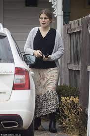All A Bit Tiring Belle A Dishevelled Cancer Faker Gibson Yawns As She Prepares To Face Court Daily Mail Online