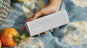 The sonos roam, on the other hand, is a lot smaller and lighter. Ka7whxayzw7t9m