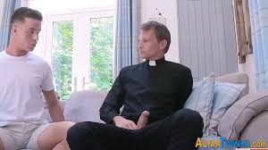 Catholic Priest gets Cum Facial: Gay Porn