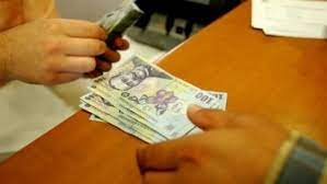 Pensia minimă garantată, sau indemnizația socială pentru pensionari, se va mări de la 640 de lei la 704 lei, echivalentul a 10%. AnunÈ De UltimÄ OrÄ Cresc Pensiile De La 1 Ianuarie Cine Sunt NorocoÈii Evenimentul Zilei