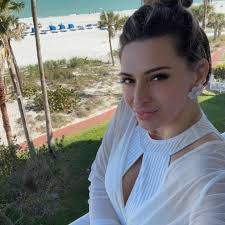 Paula Eberhardt's Instagram, Twitter & Facebook