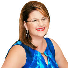 Laura Muchmore's Instagram, Twitter & Facebook