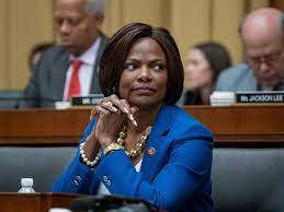 Demings, hem 2012 hem de 2016'da abd temsilciler meclisi'nde florida'nın 10. Why Val Demings May Be The Best Running Mate For Joe Biden Right Now Vogue