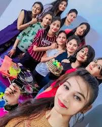 The tallest man in recorded history is Robert Wadlow, at 8' 11”. He weighed  480 pounds and wore a size 36 shoe. He had the appropriate job of  advertising for a shoe