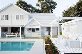 Episode 6 House 11 Three Birds Renovations Hamptons House Exterior Hamptons Beach House Outdoor Pool Area