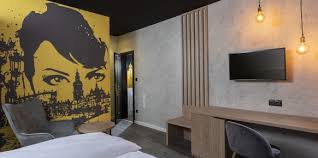 Das wohnzimmer zählt dabei zu jenen bars, die ein ganz besonderes flair ausstrahlen, denn, wie der name schon sagt: Neueroffnung Ibis Styles Offnet In Dresdens Neustadt