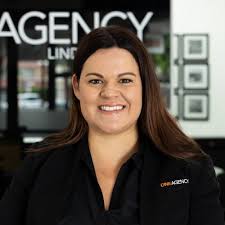 Carmen Jackson, Agent at Lindy Harris