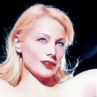 Iris Berry (@irisberry)