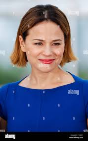 Suzanne france -Fotos und -Bildmaterial in hoher Auflösung