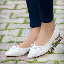 Magni Beyaz Deri Fiyonklu Babet Babetler Moda Ayakkabilar Sneaker