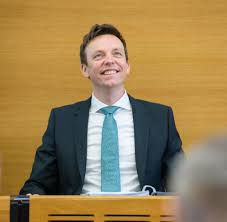 Noch sei das geschlecht der kinder unbekannt, teilte die staatskanzlei in saarbrücken mit. Hans Im Gluck Saar Regierungschef Wird Vater Von Zwillingen Welt