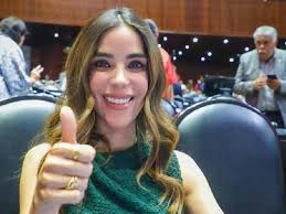 Camelia Muñoz (@Camemual)