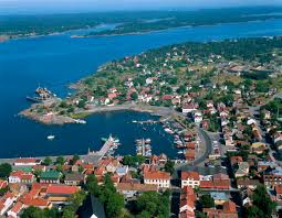 As of 2010, it had 1,555 inhabitants. Flygfoto Over Oregrund Uppland 1975 Upplandsmuseet Digitaltmuseum