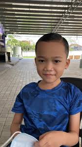 Tapi, apakah kamu ingin memiliki rambut hitam hanya dengan rutin mencuci rambut saja? Gunting Rambut Hensem Monolog Kakmim