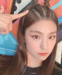 ɪᴛᴢʏ 있지 おしゃれまとめの人気アイデア pinterest rose park mia