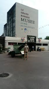 Le Grand Bunker A Ouistreham Dans Le Departement Du Calvados En Region Normandie Highway Signs Paris Alsace