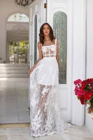 Sposa E Cambio D Abito Ecco I 5 Trucchi Salva Budget La Fata Madrina Alessandra Cristiani Vestiti Da Ballo Abiti Da Sera In Pizzo Abiti Formali