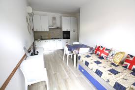 Scorri le gallerie foto degli annunci di privati per vacanze in famiglia o tra amici. Affitti Appartamenti A Rosolina Mare Agenzia La Piazzetta