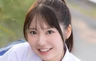 咲月ひなの顔写真