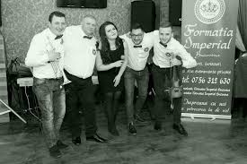 In bucovina oaspetii sunt primiti cu inima deschisa, cu un pahar de tuica sau de vin, iar gastronomia este o aventura tentanta. FormaÅ£ia Imperial Bucovina NuntÄƒ TradiÈ›ionalÄƒ