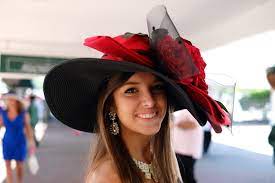 Wearing A Hat To The Derby Symbolized Good Luck And Was Started By Women Who Sat Front And Center In Their Styl Kentucky Derby Fashion Derby Hats Derby Fashion