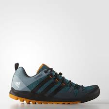 These Men S Versatile Approach Shoes Let You Run Climb And Hike Fast Moving Easily Between Outdoor Activities They Re Zapatos Hombre Calzado Hombre Zapatos