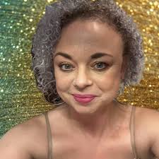 Hi all, just wondering if anyone knew of a good decorator that could spray  paint 12 internal doors. Thanks in advance