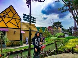 Kuatnya sejarah dan kentalnya budaya sunda tertuang dalam keseharian. Tempat Wisata Anak Di Bogor Greatnesia