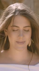 Me levantaré ya disponible en todas las plataformas digitales. ¿Te has  sentido pequeño ante circunstancias que parecen difíciles, donde has hecho  lo posible para sacar adelante una relación, un ...