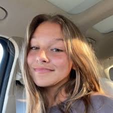 bella (@bellarrusso)