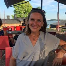 Tähän luetteloon eivät kuulu täsmennyssivut, joiden otsikko on muotoa sana (täsmennyssivu). Pia Bjorkbacka Piabjorkbacka Twitter