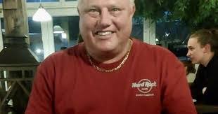 Everett Hanna's Instagram, Twitter & Facebook