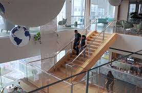 Range from an average of $70,316 to $170,364 a year. Build For Everyone Google Careers