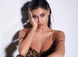 After confirming the second pregnancy, the couple finds themselves again in the center of the gossip.in fact, the partner of the beautiful argentine showgirl was paparazzi during a particular moment. Belen Rodriguez Photo 49 Of 0 Pics Wallpaper Photo 1209827 Theplace2