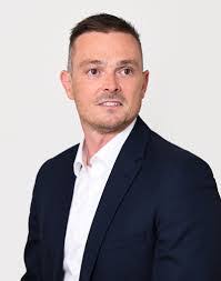 Chris Gresham's Instagram, Twitter & Facebook